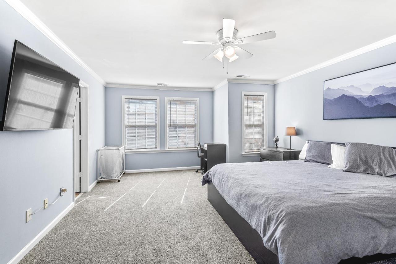 Calming Grey Townhouse With Jacuzzi Bathtub Villa Atlanta Eksteriør billede