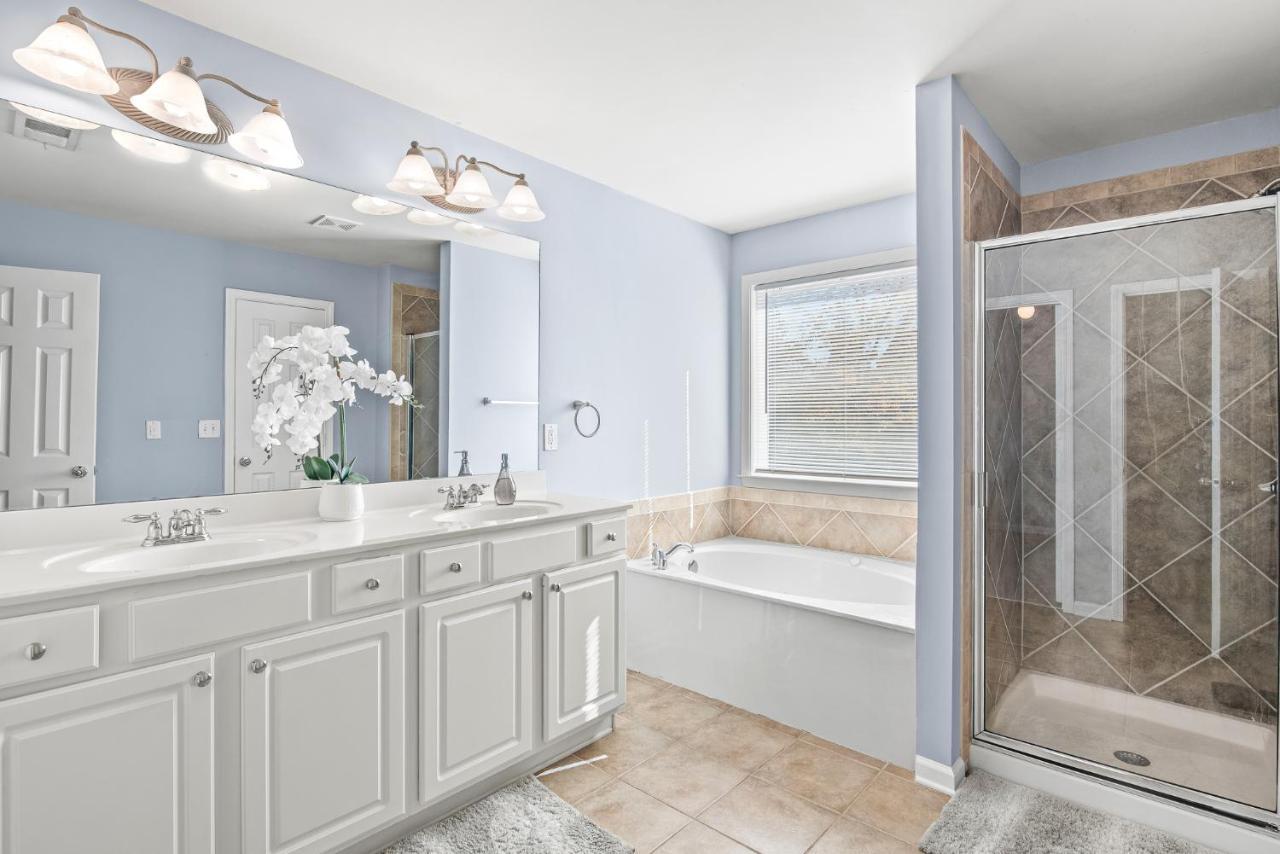 Calming Grey Townhouse With Jacuzzi Bathtub Villa Atlanta Eksteriør billede